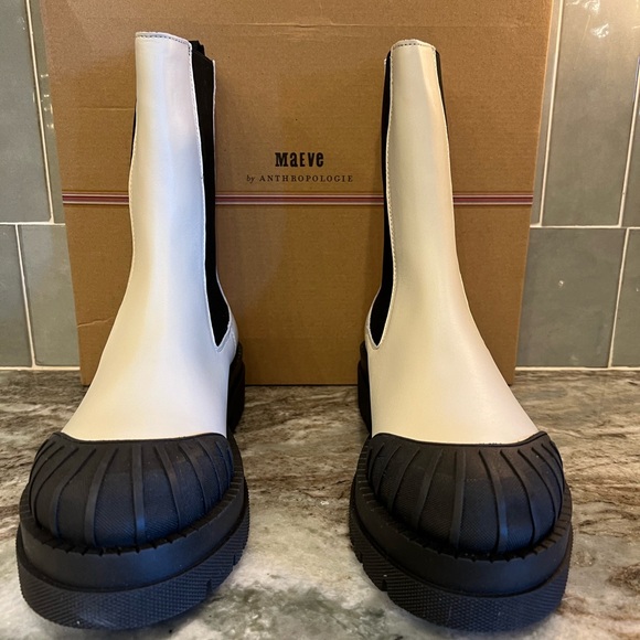 NEW MAEVE Anthropologie leather Chelsea boots. NWT 🤍🖤 - Picture 2 of 7